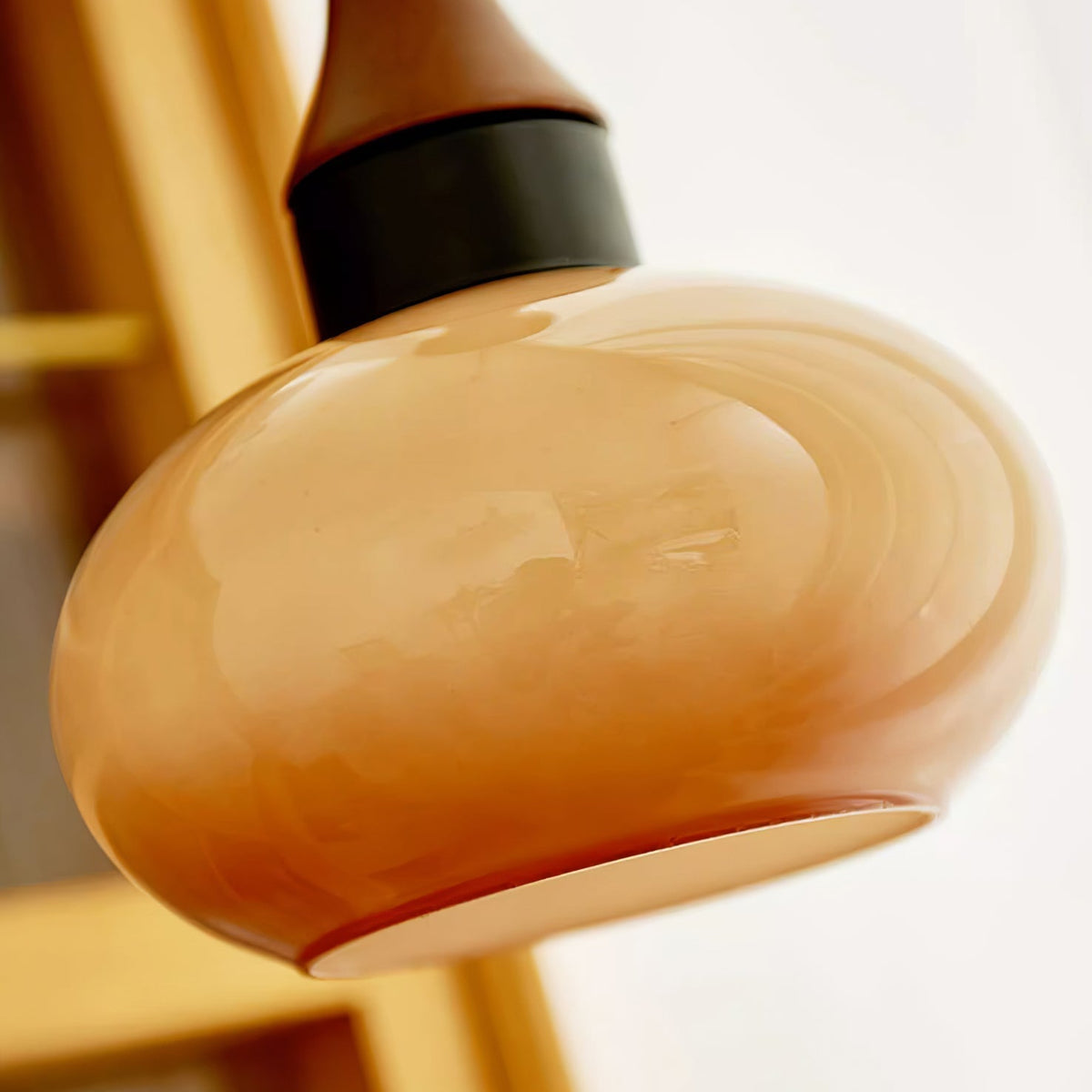 Chara lampa wisząca z wtyczką