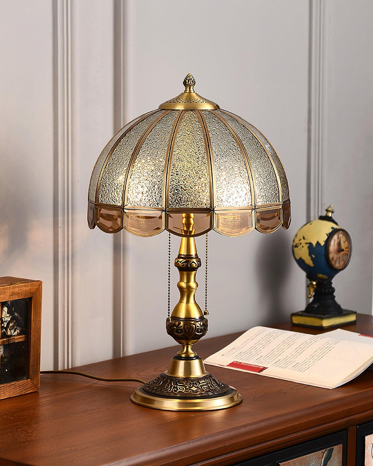 Brillix mosiężna lampa stołowa ze szkła