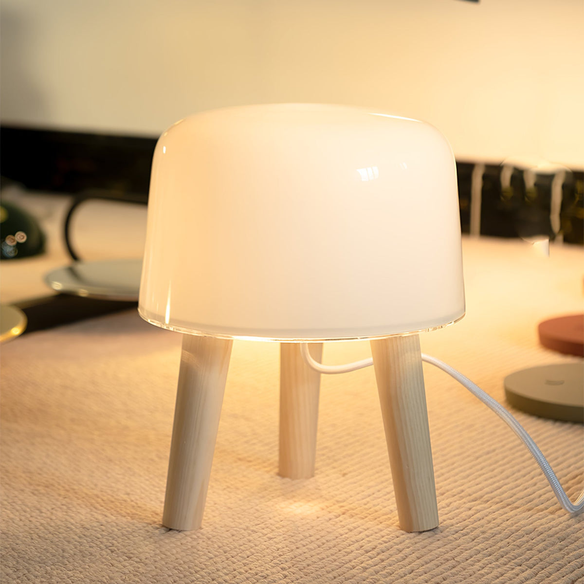 GlowPod lampa stołowa ze szkła i drewna w kolorze naturalnym & biała