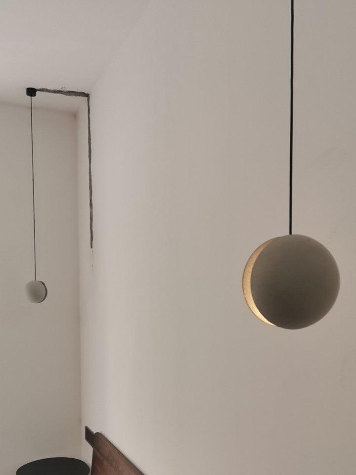 Umi lampa wisząca kula betonowa minimalistyczna industrialna