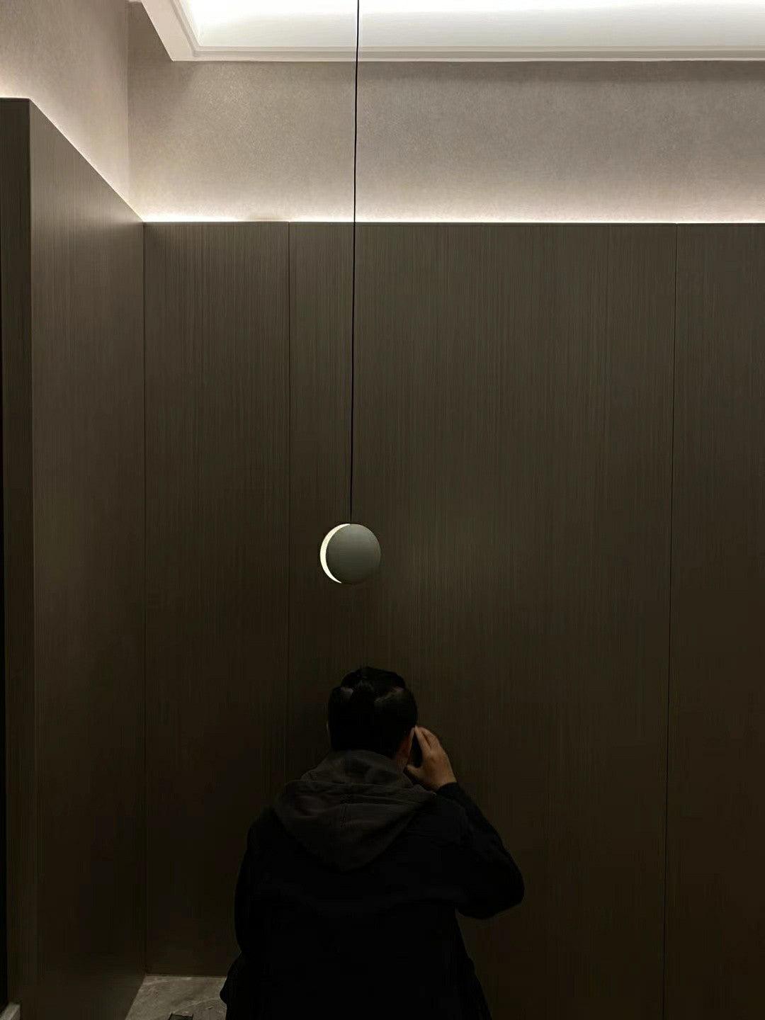 Umi lampa wisząca kula betonowa minimalistyczna industrialna