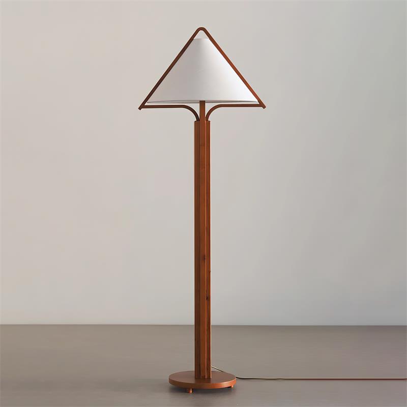 Lampa stojąca w kształcie namiotu