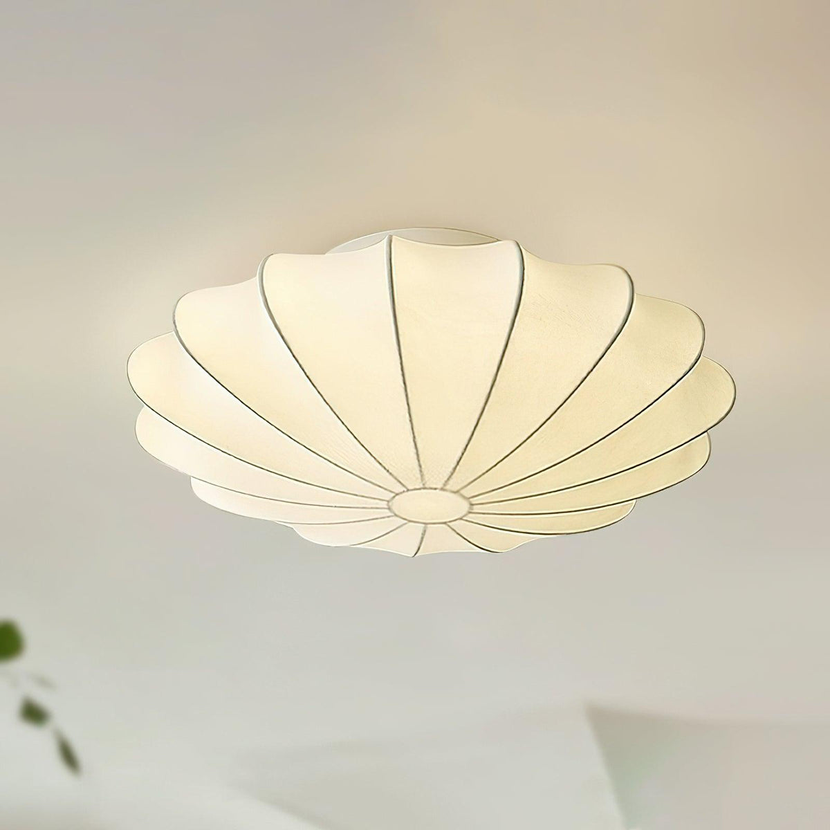 Cielum lampa sufitowa z obudową z tkaniny w formie rzeźby