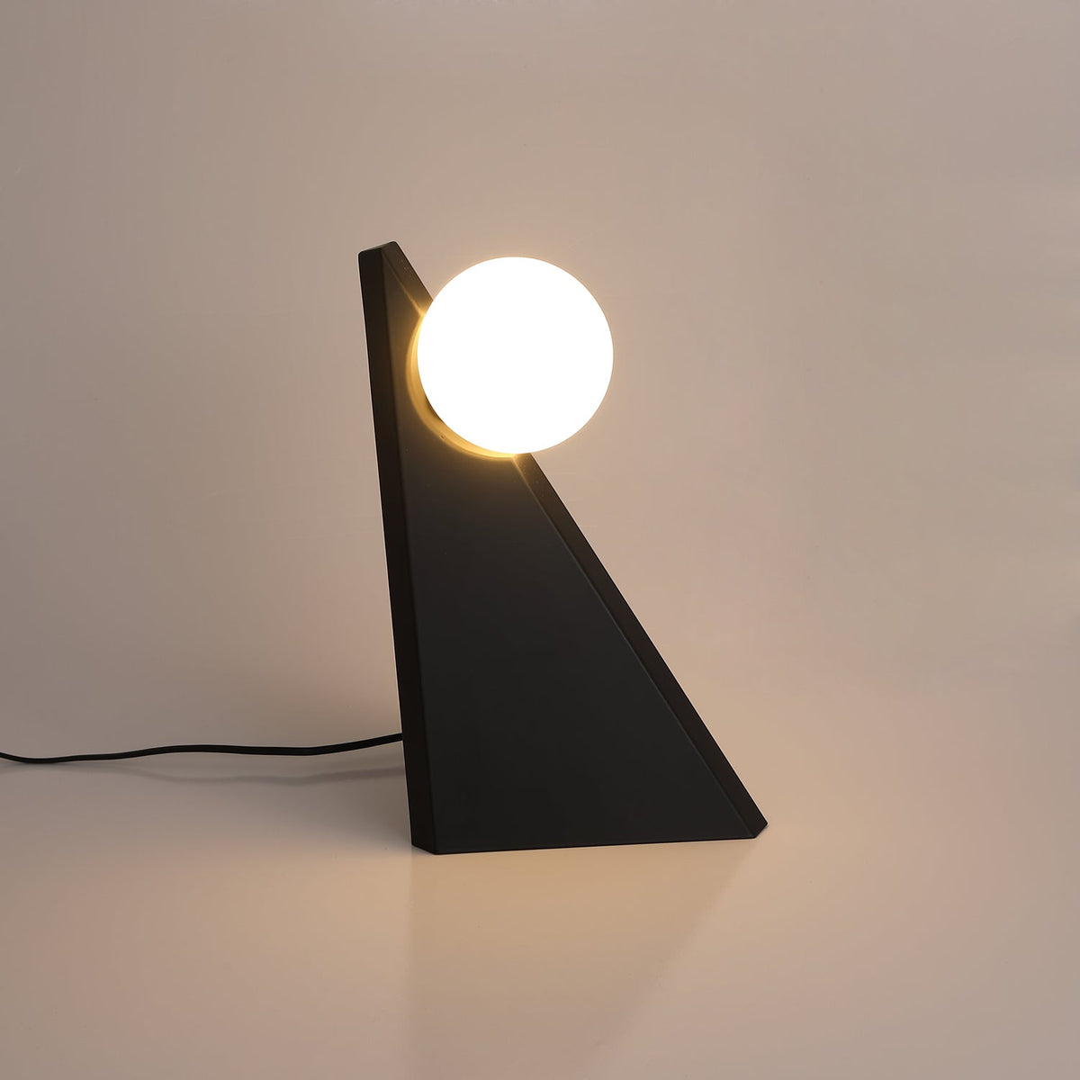 Nixie geometryczna lampa stołowa ze szkła