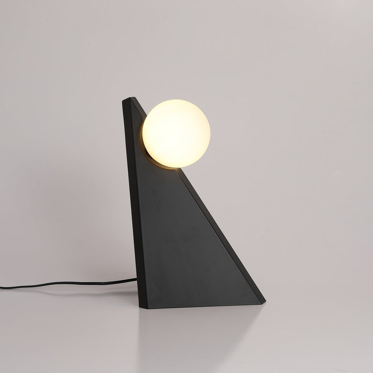 Nixie geometryczna lampa stołowa ze szkła