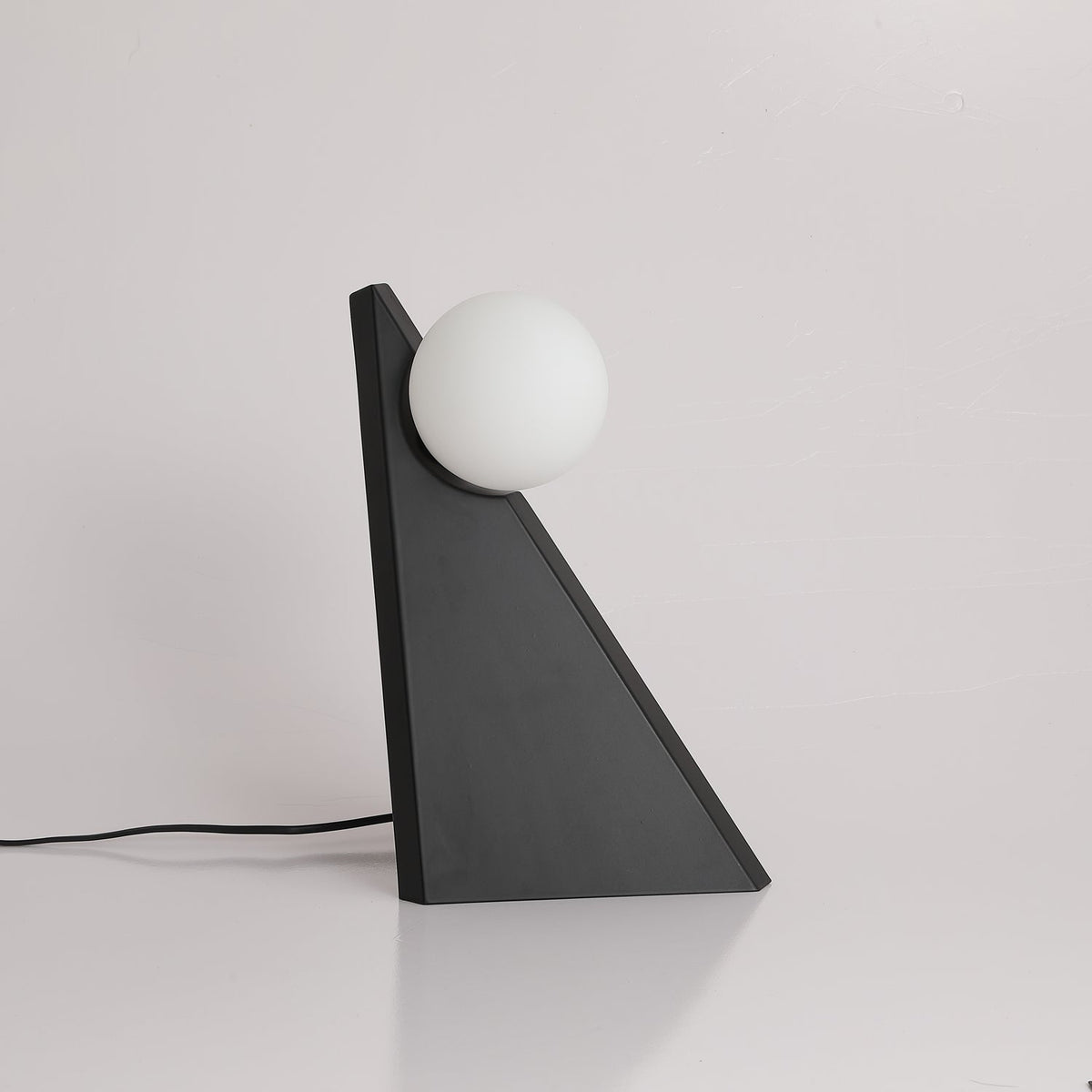 Nixie geometryczna lampa stołowa ze szkła