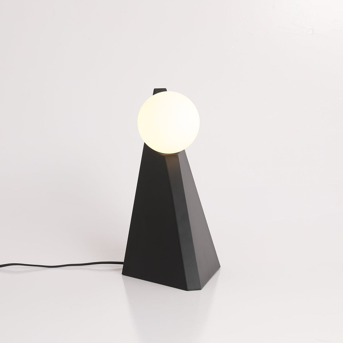 Nixie geometryczna lampa stołowa ze szkła