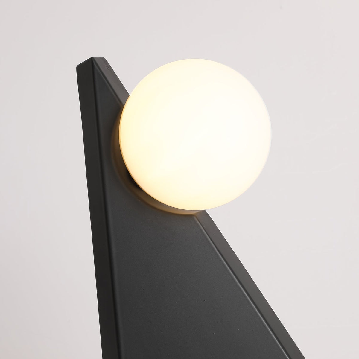 Nixie geometryczna lampa stołowa ze szkła