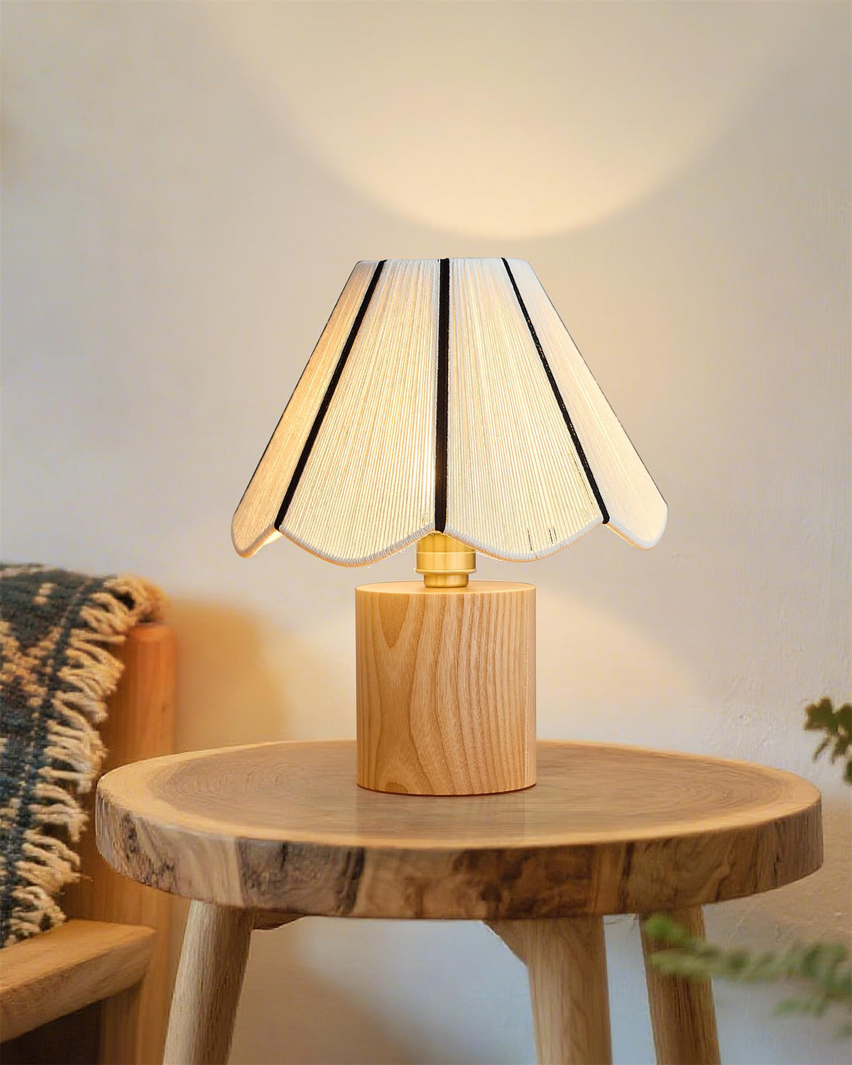 Cedrella lampa stołowa