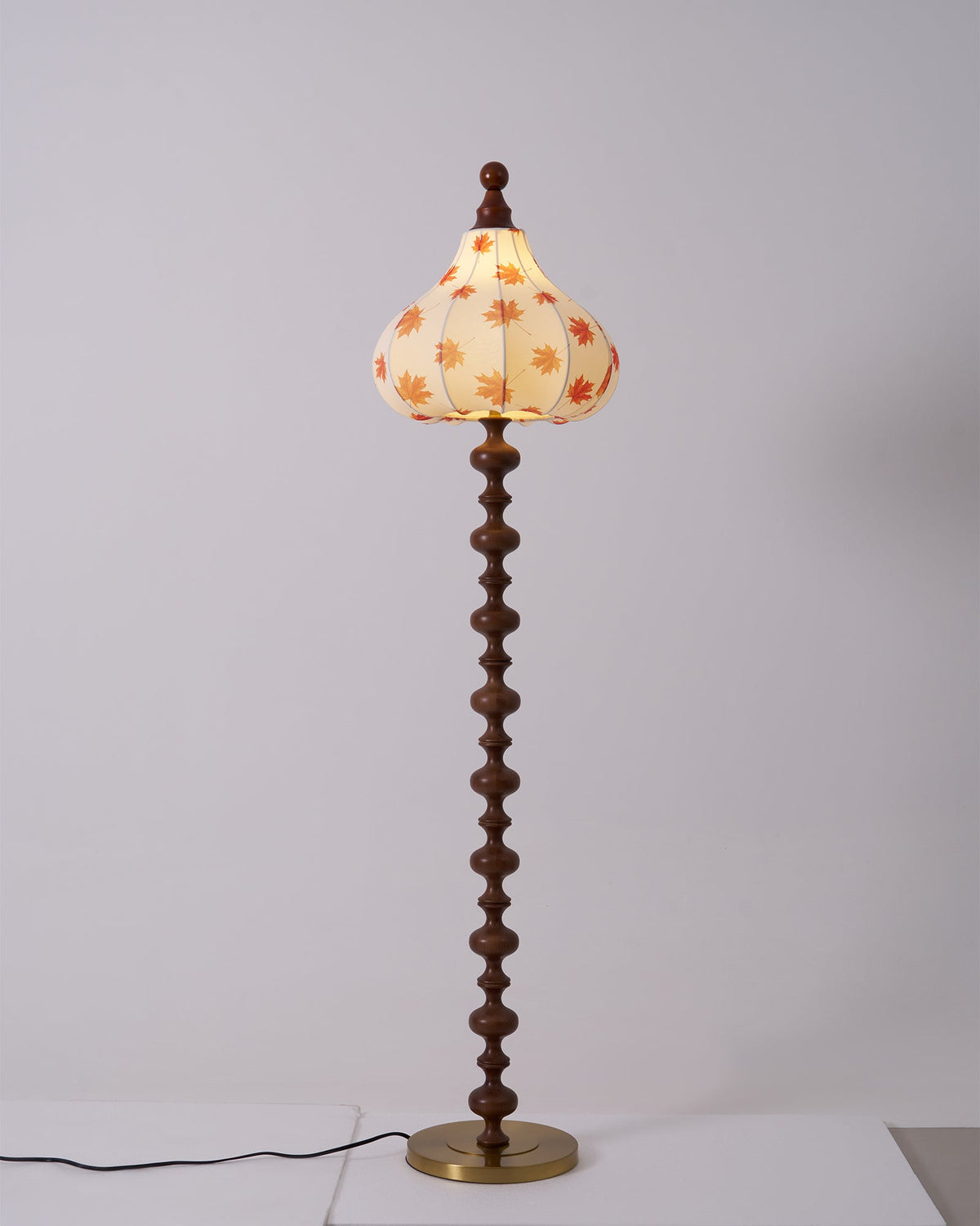 Qrathen drewniana lampa stojąca z płótna w stylu retro