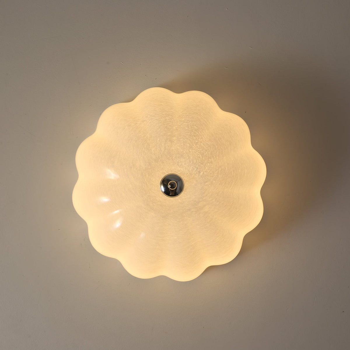 Uphaara nowoczesna minimalistyczna lampa sufitowa ze szkła w kształcie muszli