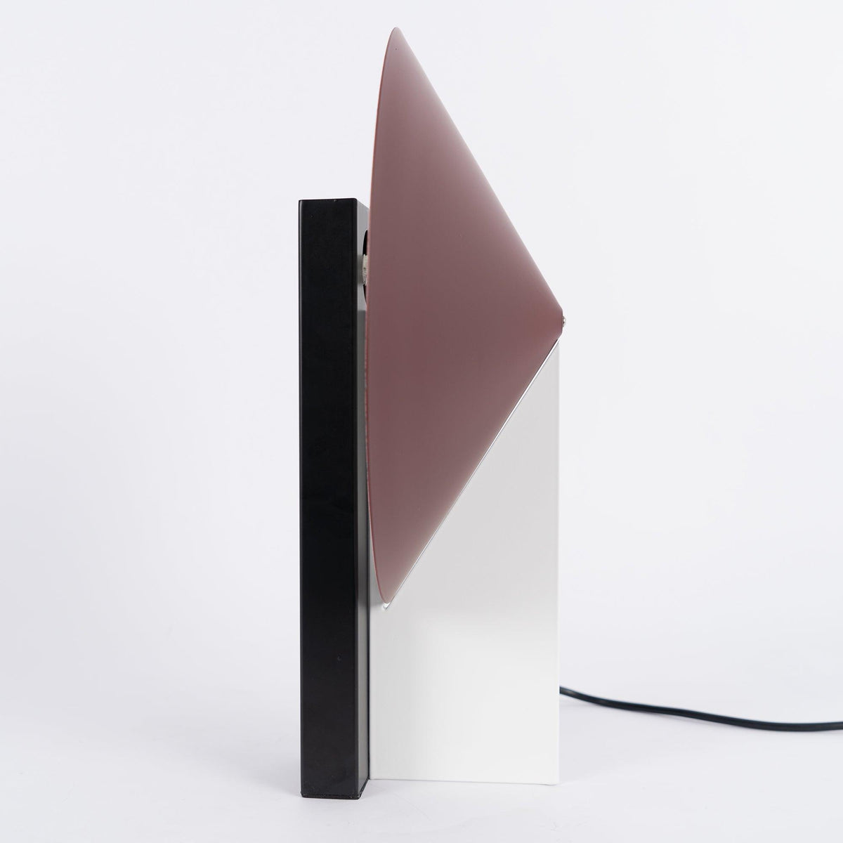 Cis minimalistyczna lampa stołowa