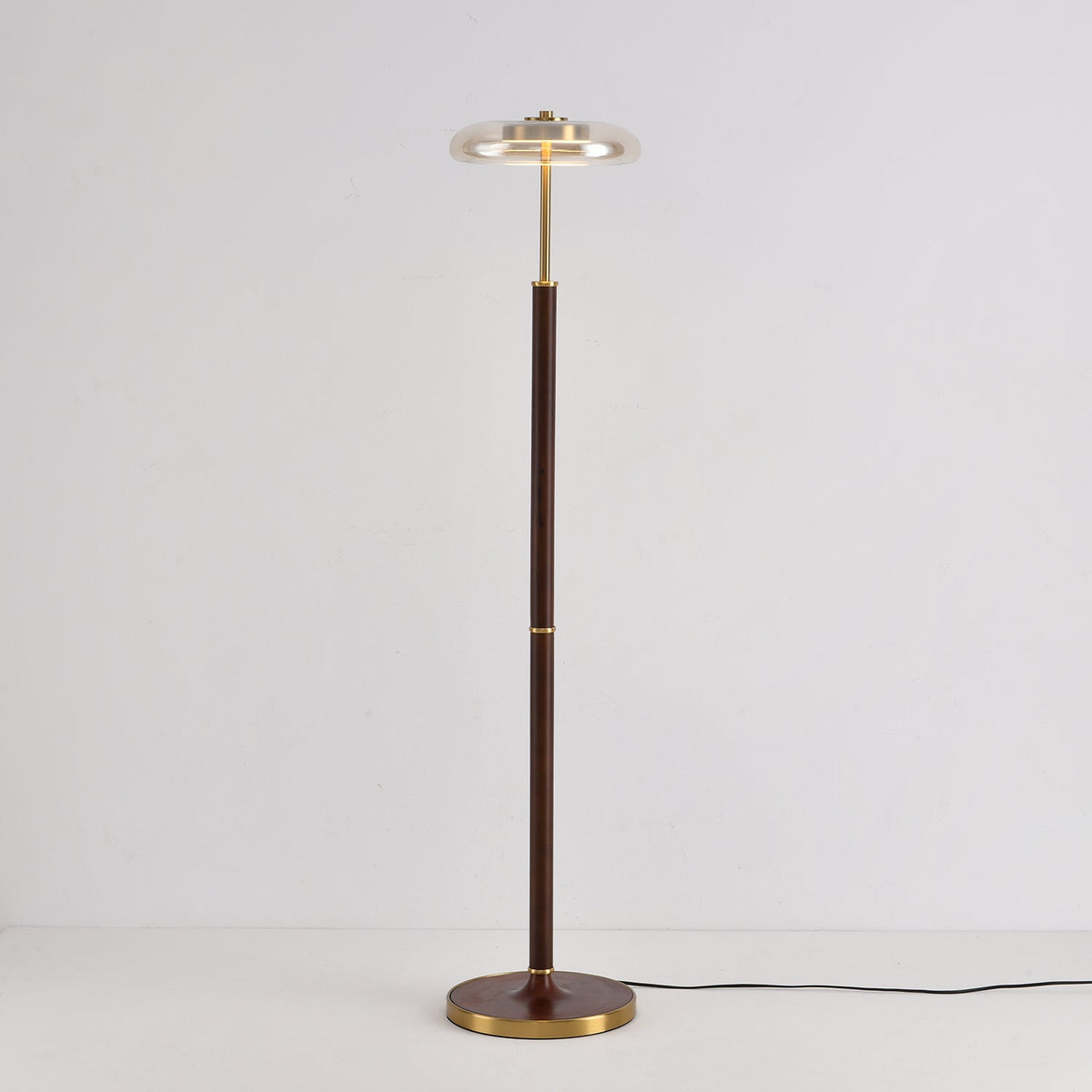 Lean minimalistyczna lampa stojąca
