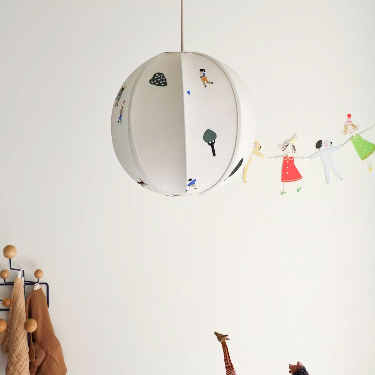 Elva lampa wisząca w kształcie papierowej kuli z rysunkiem