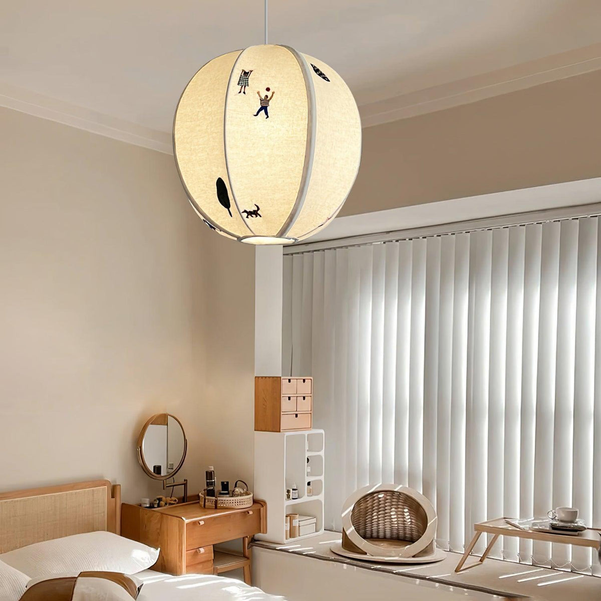 Elva lampa wisząca w kształcie papierowej kuli z rysunkiem