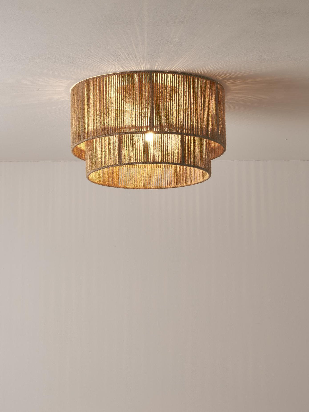 Cielum klasyczna lampa sufitowa z naturalną liną
