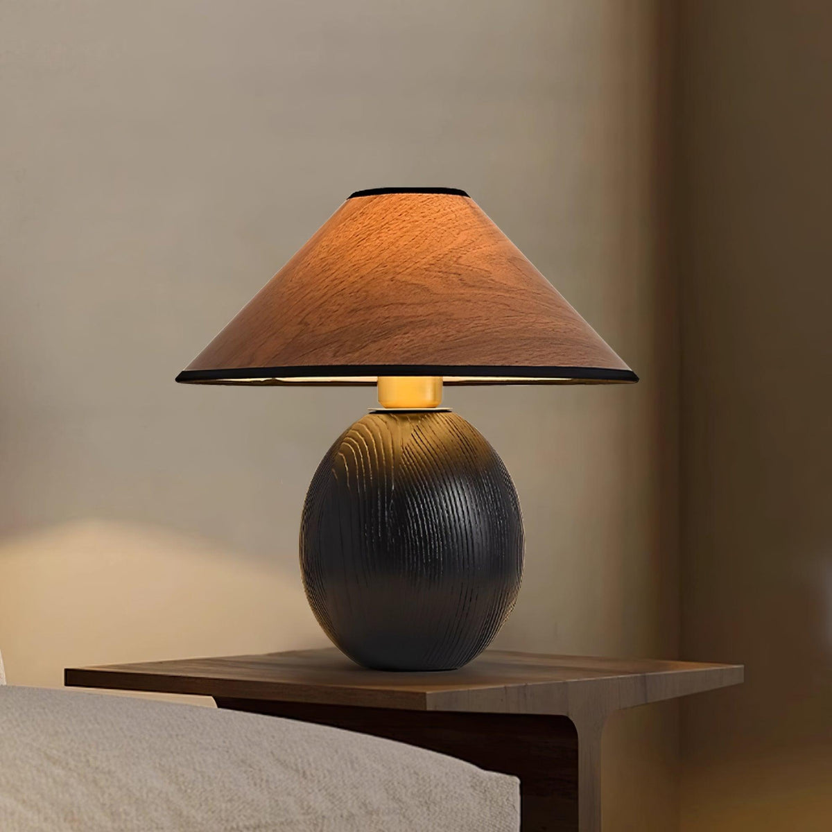 Calenena lampa stołowa z płótna imitującego fakturę drewna