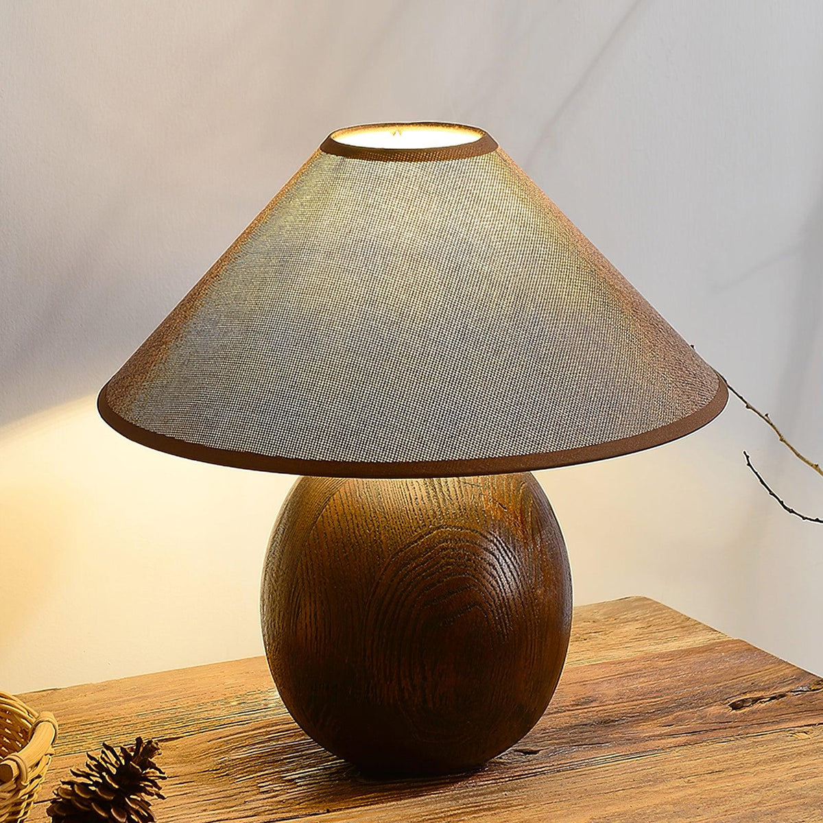 Calenena lampa stołowa z płótna imitującego fakturę drewna