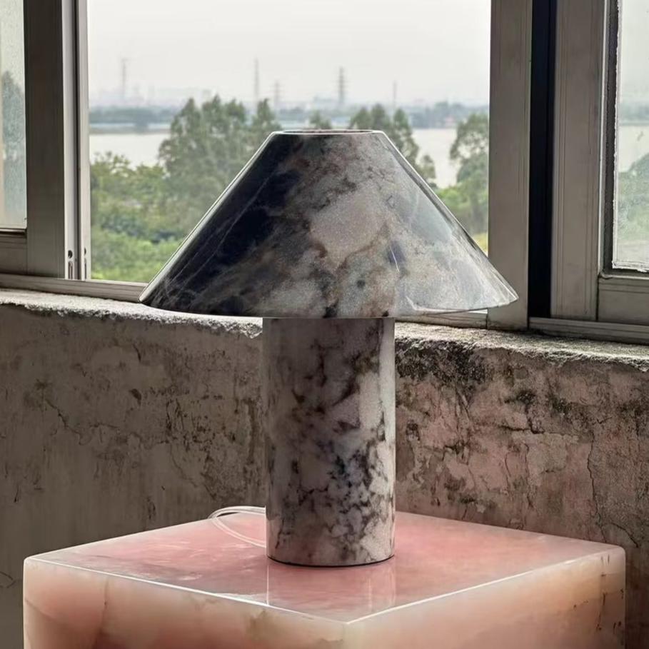 Lampa stołowa Veinir ze szkła