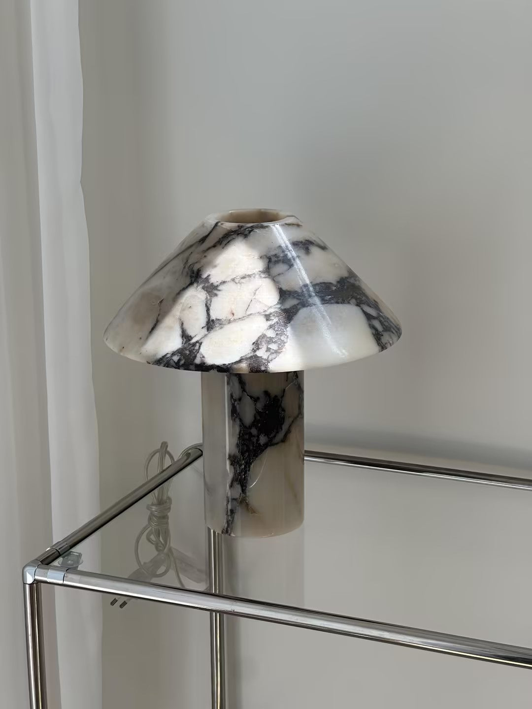 Lampa stołowa Veinir ze szkła