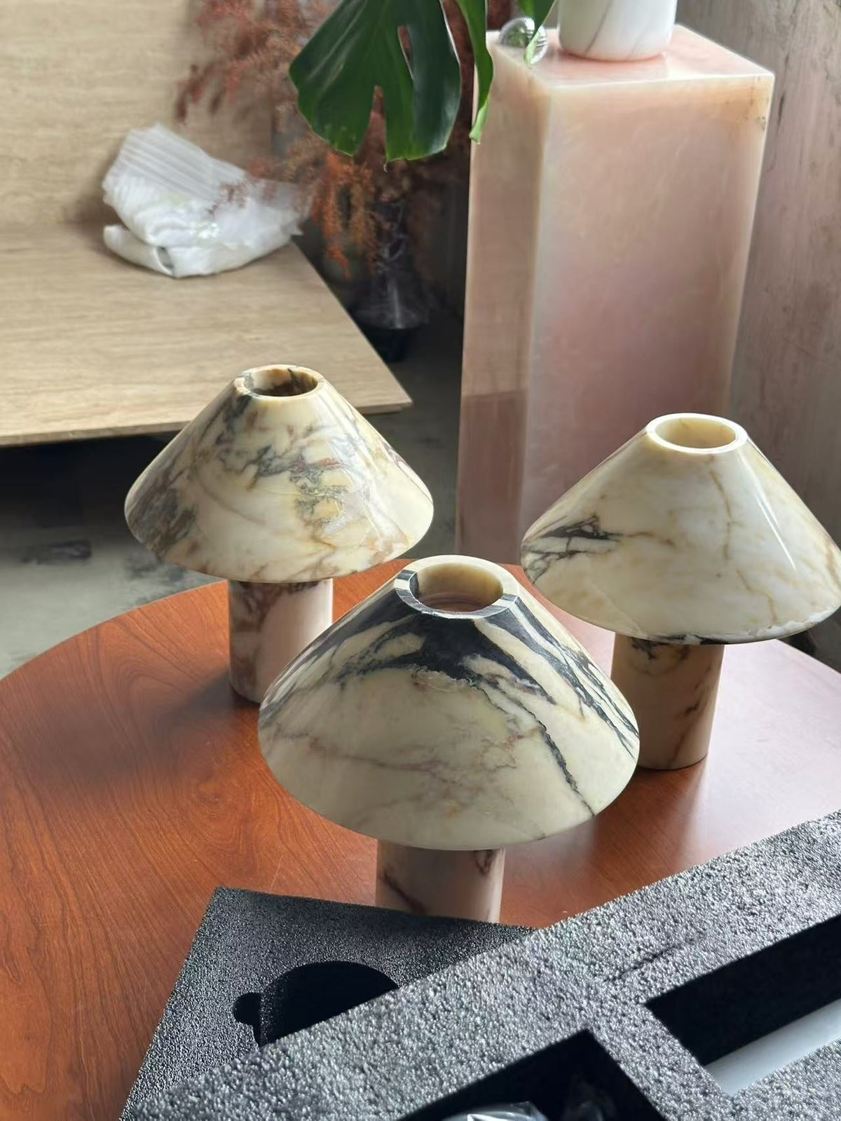 Lampa stołowa Veinir ze szkła
