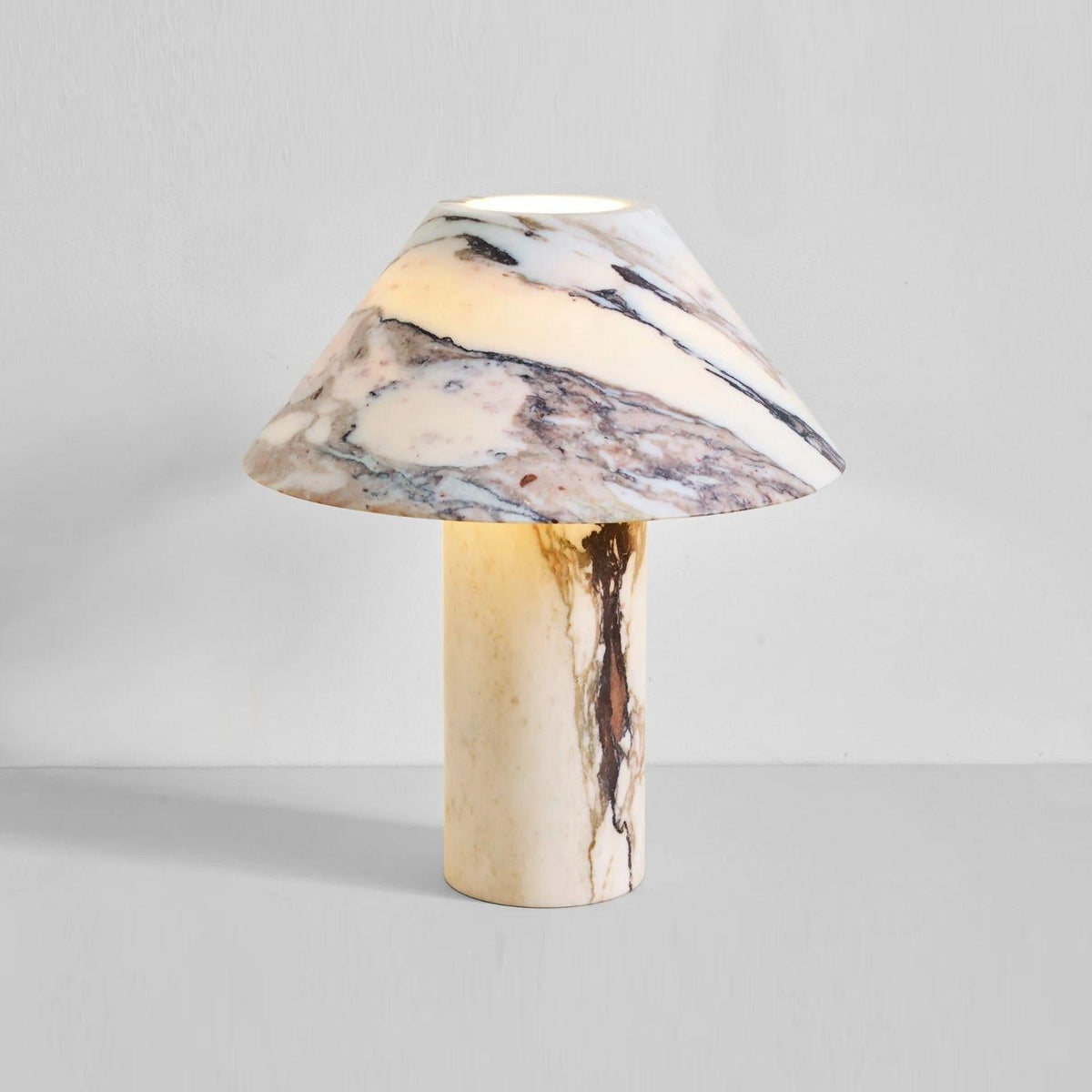 Lampa stołowa Veinir ze szkła