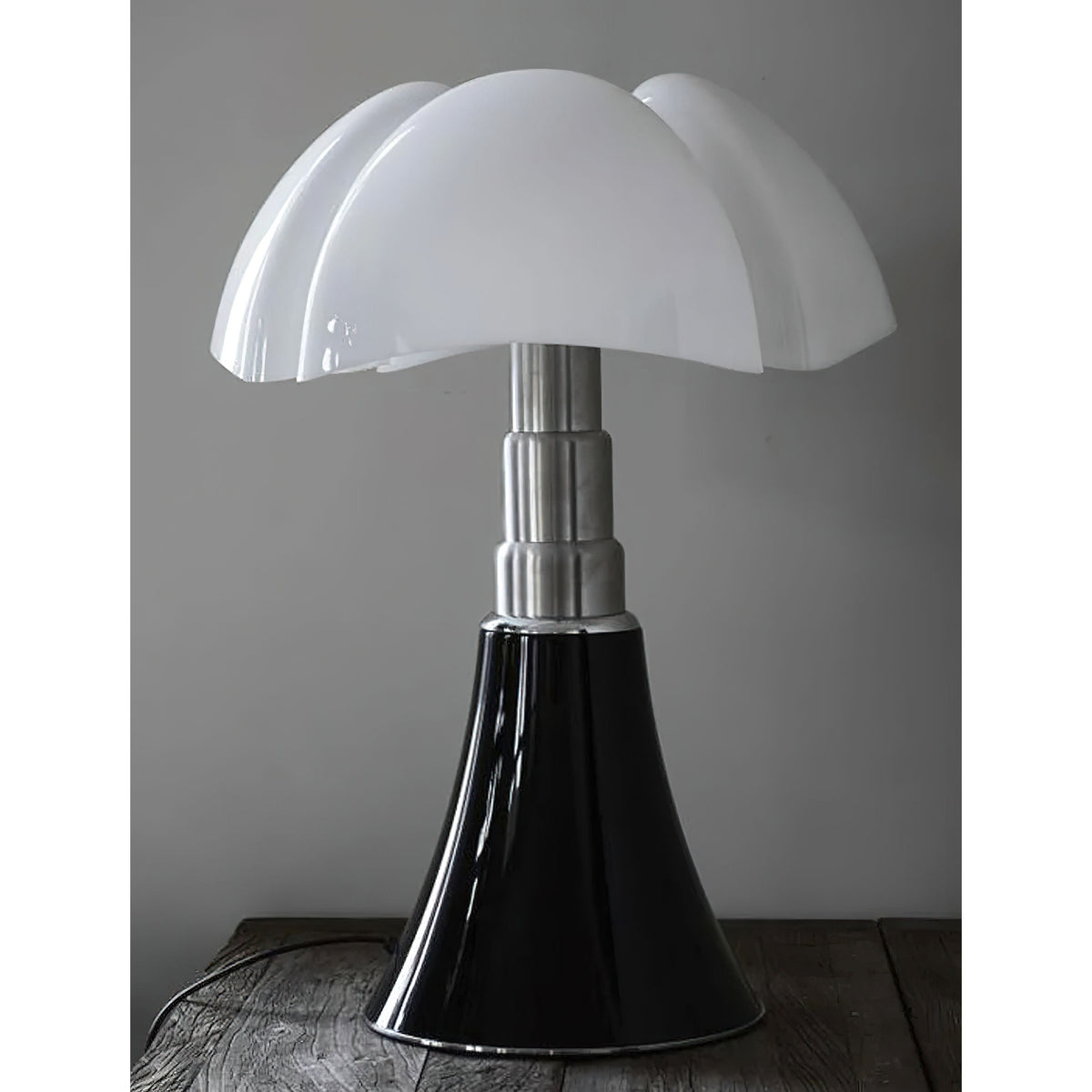 Flaria lampa stołowa