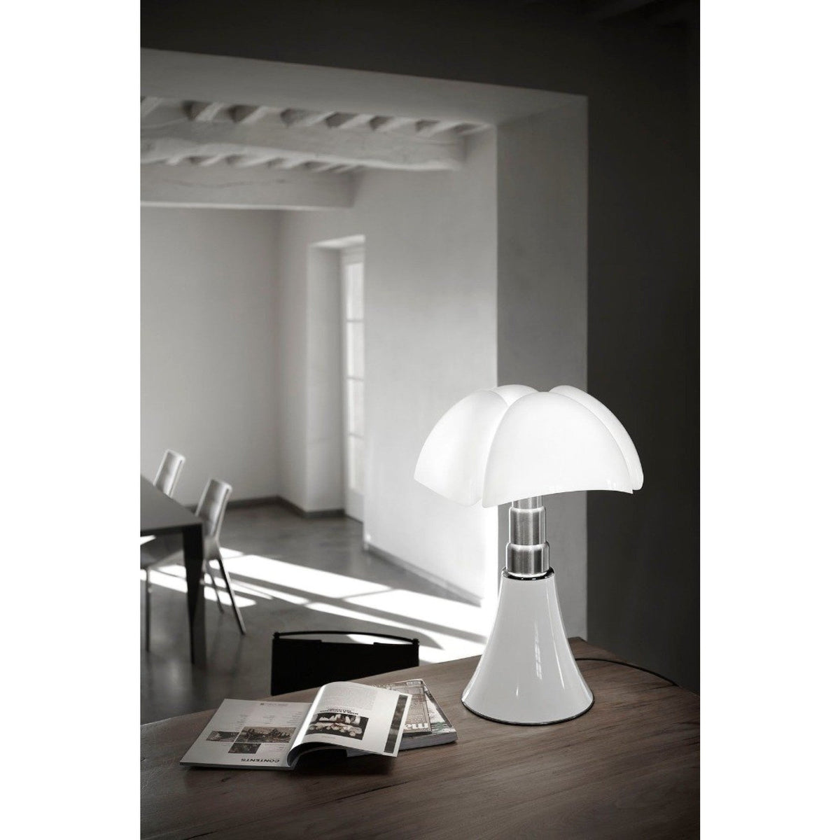 Flaria lampa stołowa