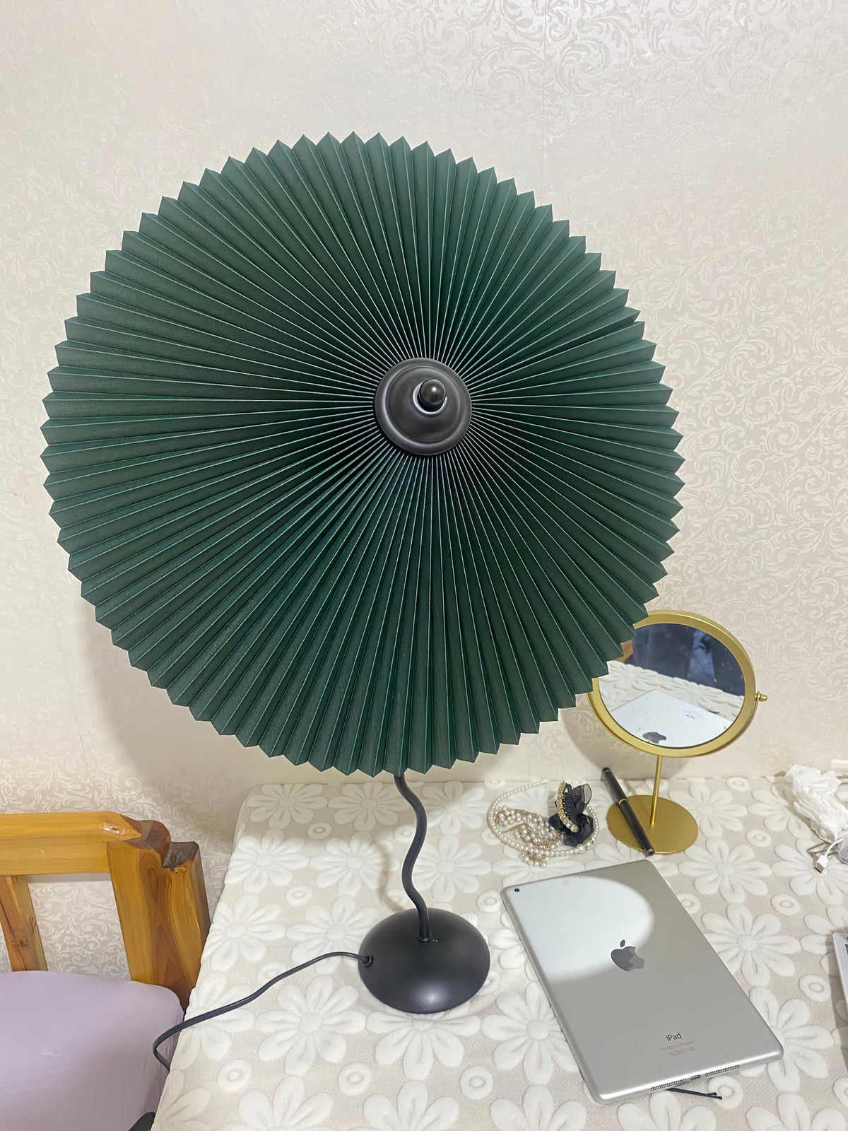 Krenis artystyczna lampa stołowa ze szkła