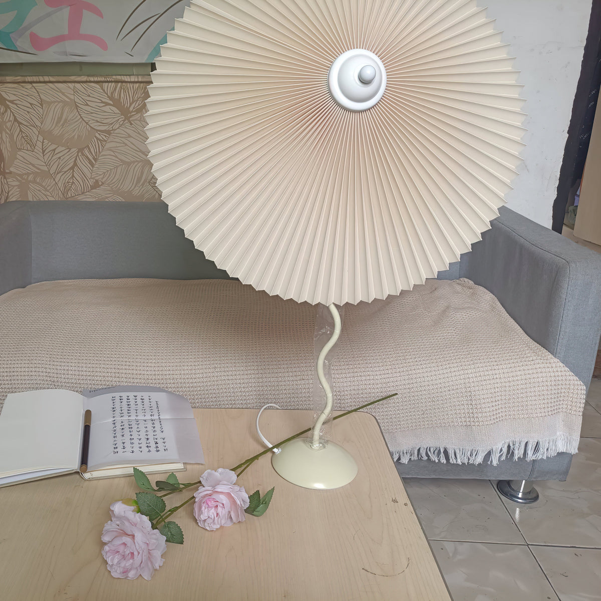 Krenis artystyczna lampa stołowa ze szkła
