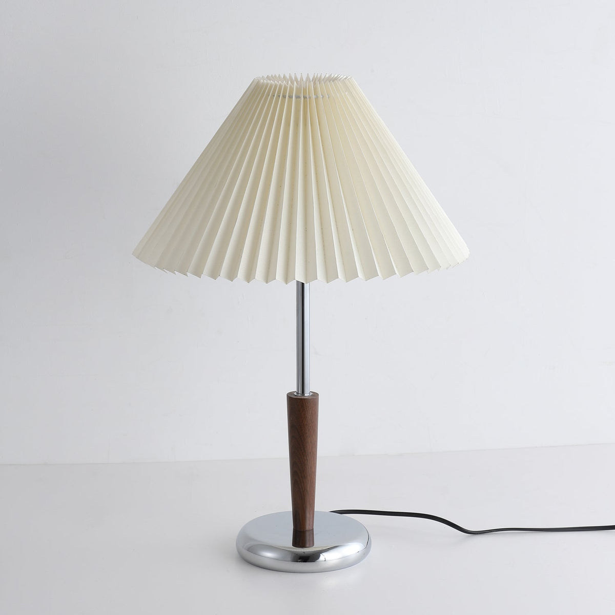 Aiden nowoczesna lampa stołowa z drewna
