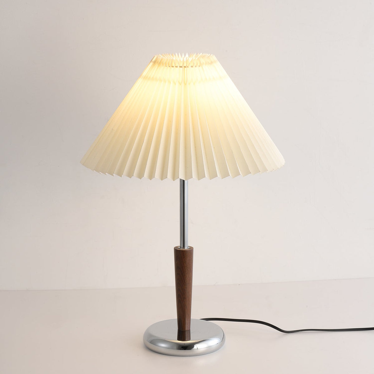 Aiden nowoczesna lampa stołowa z drewna