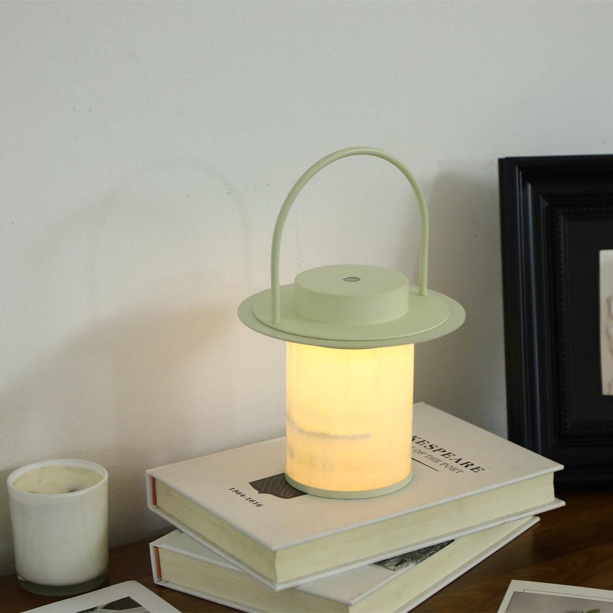 Podnoszona przenośna lampa stołowa z alabastrem i akumulatorem