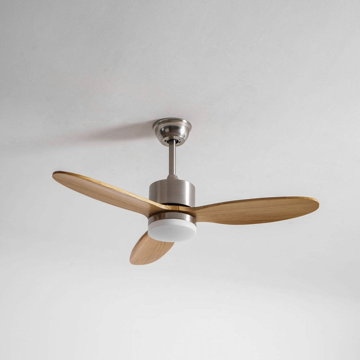 HushGlow lampa sufitowa z wentylatorem