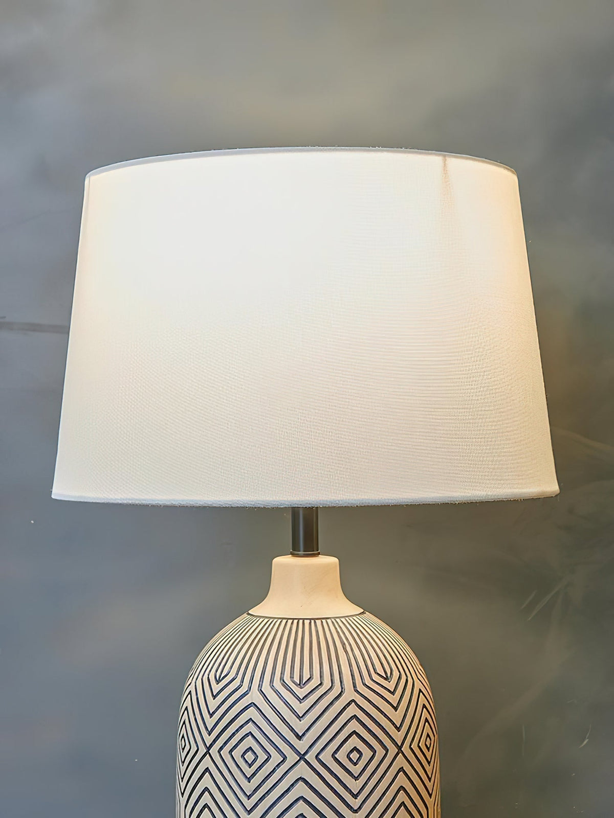 Glyph lampa stołowa