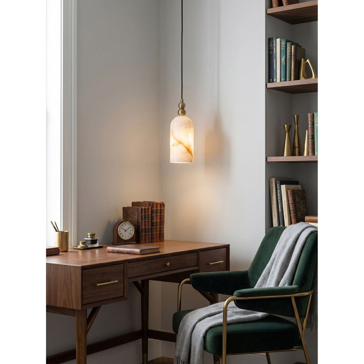 Lampa wisząca Eiranelia z alabastrowego kamienia