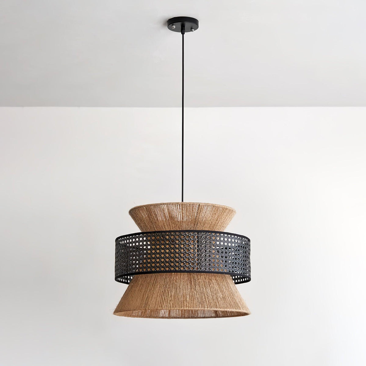 Aria wisząca lampa w stylu boho ze słomy rattanowej i bambusa