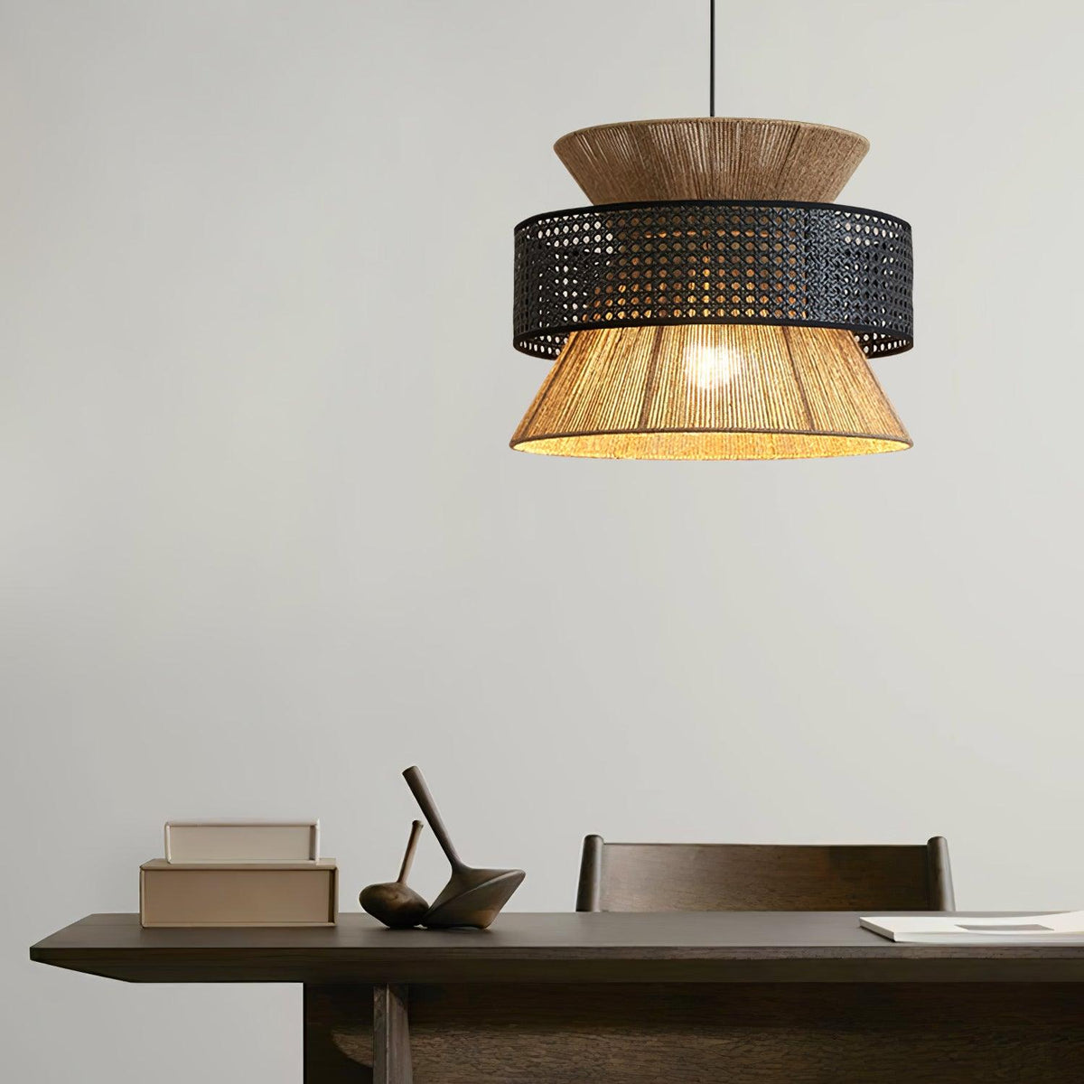 Aria wisząca lampa w stylu boho ze słomy rattanowej i bambusa