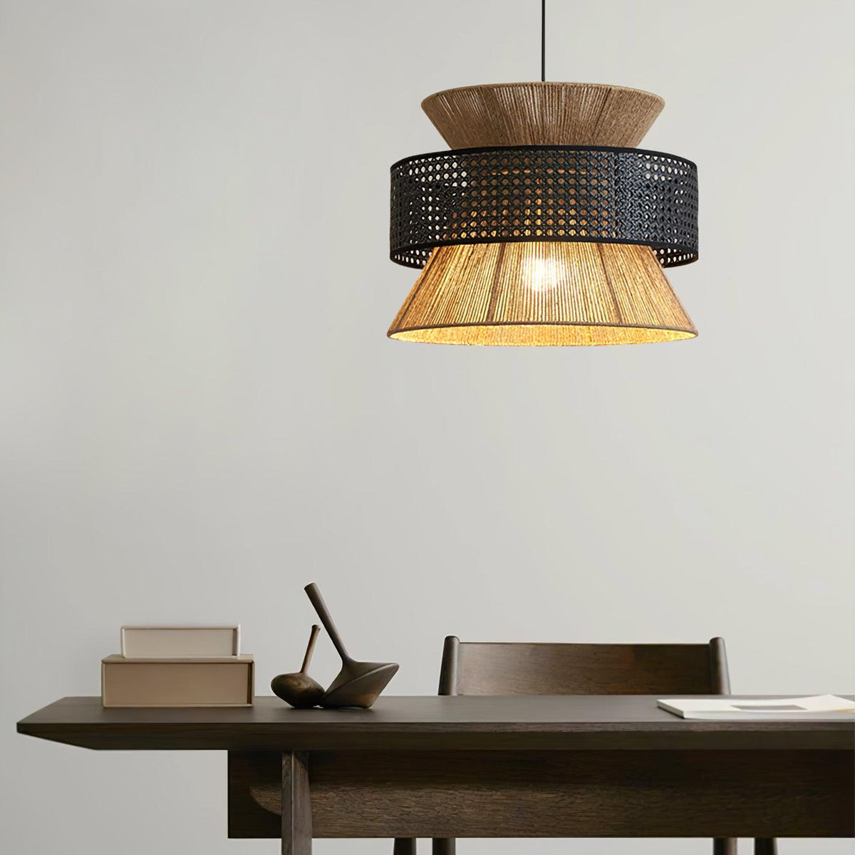 Aria wisząca lampa w stylu boho ze słomy rattanowej i bambusa