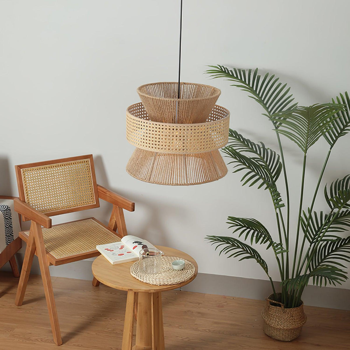 Aria wisząca lampa w stylu boho ze słomy rattanowej i bambusa
