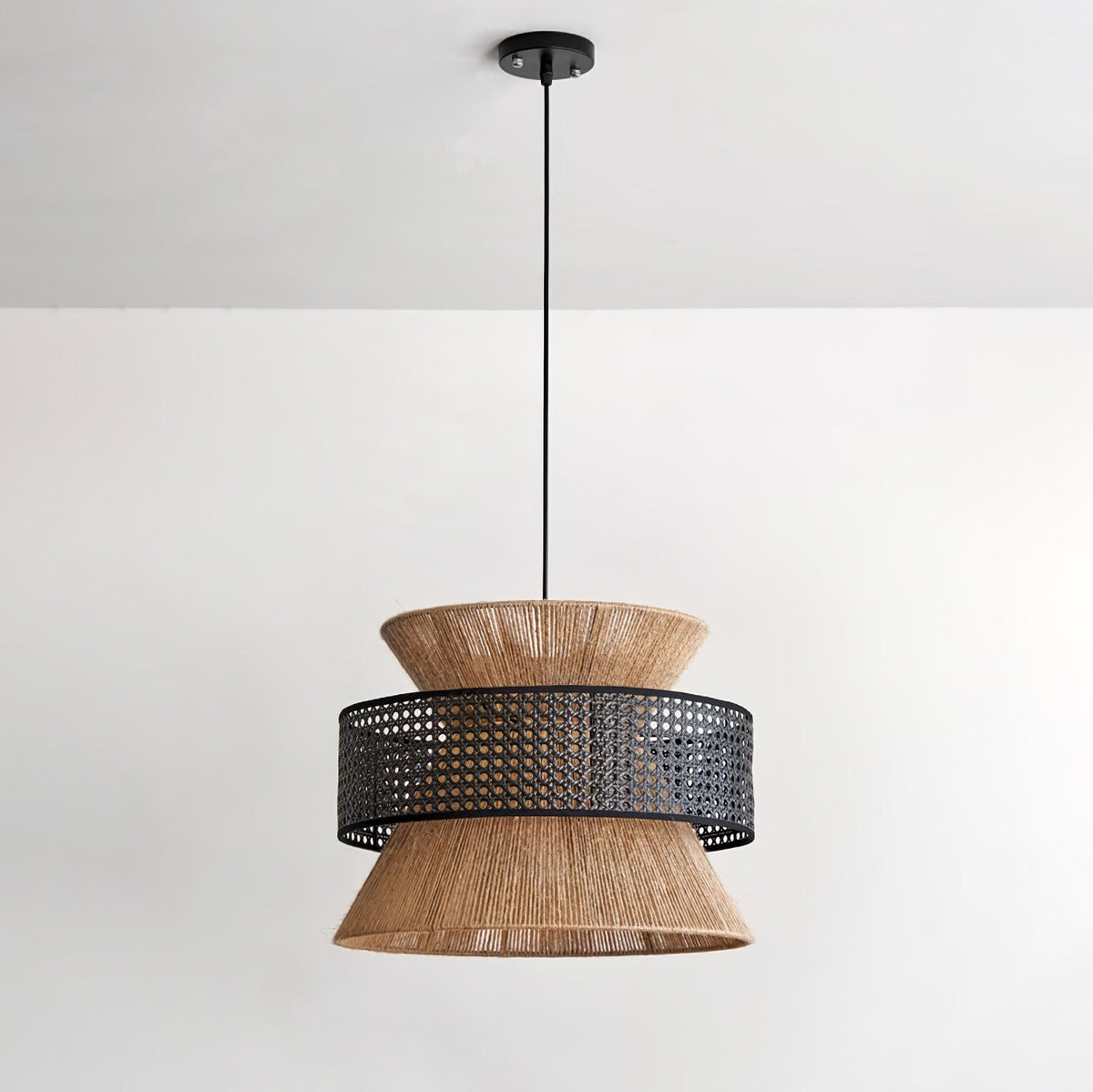 Aria wisząca lampa w stylu boho ze słomy rattanowej i bambusa