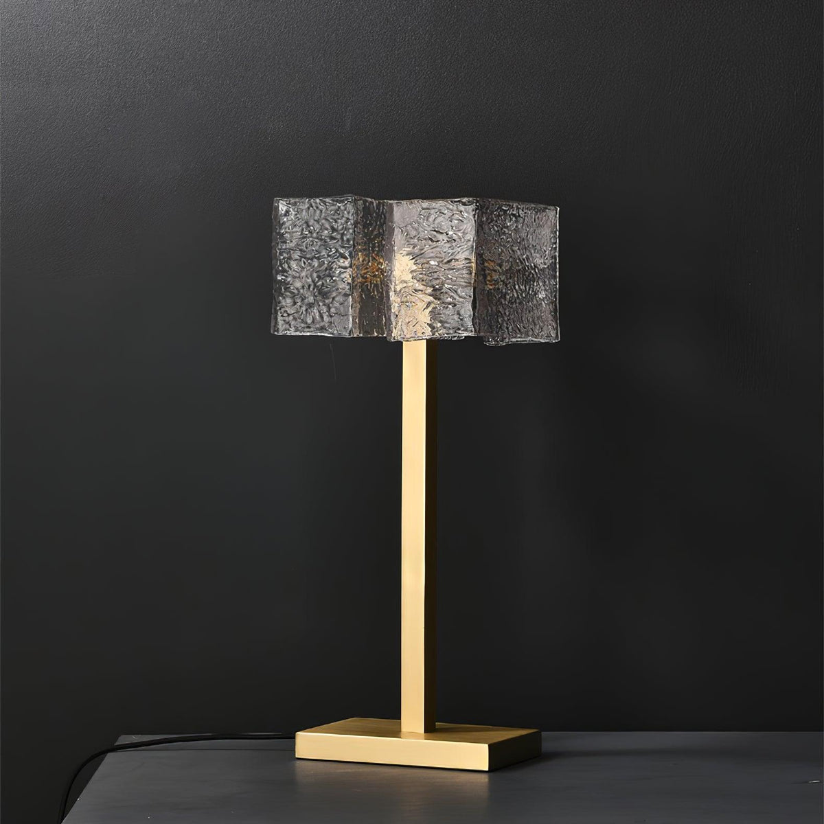Blyn mosiężna artystyczna lampa stołowa ze szkła
