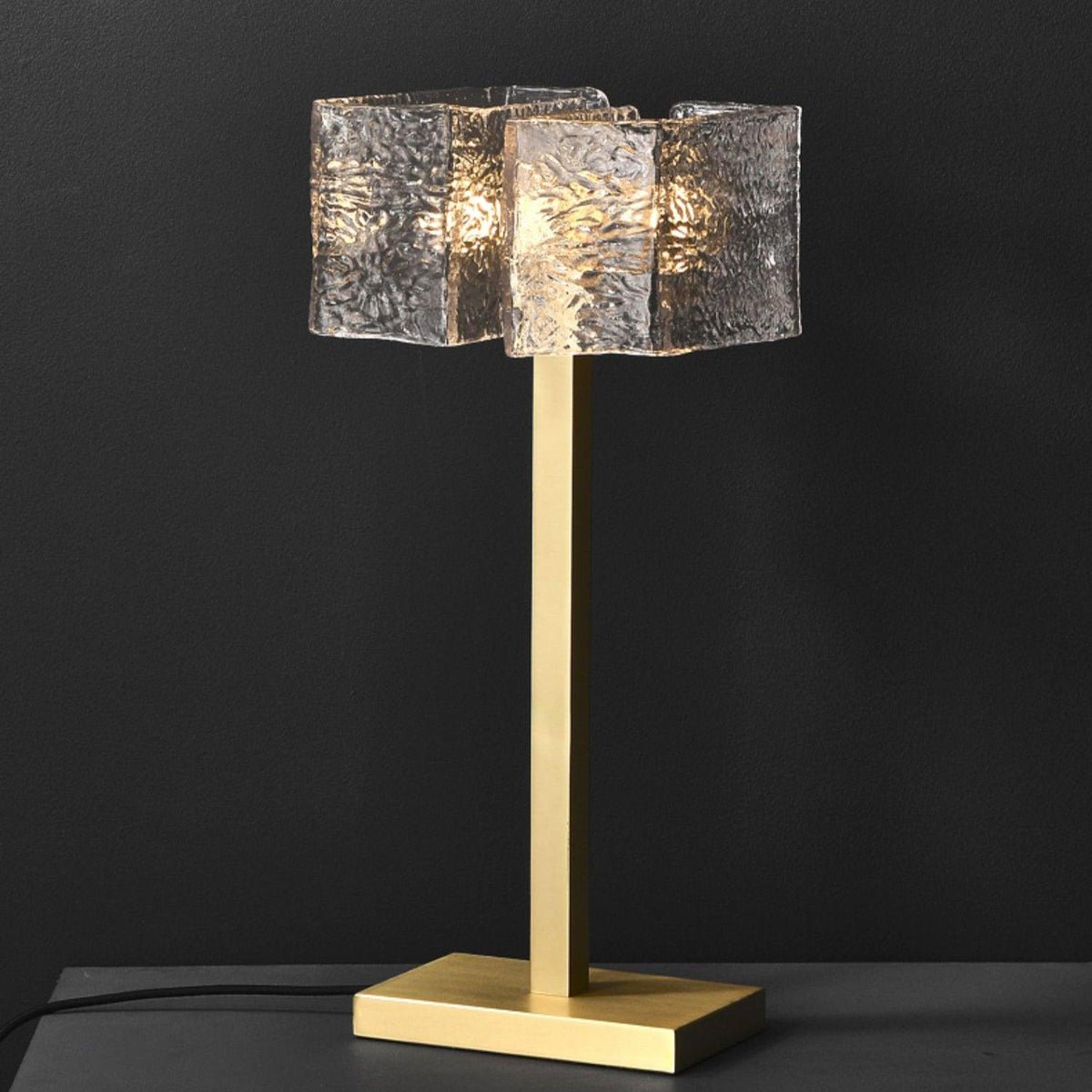 Blyn mosiężna artystyczna lampa stołowa ze szkła