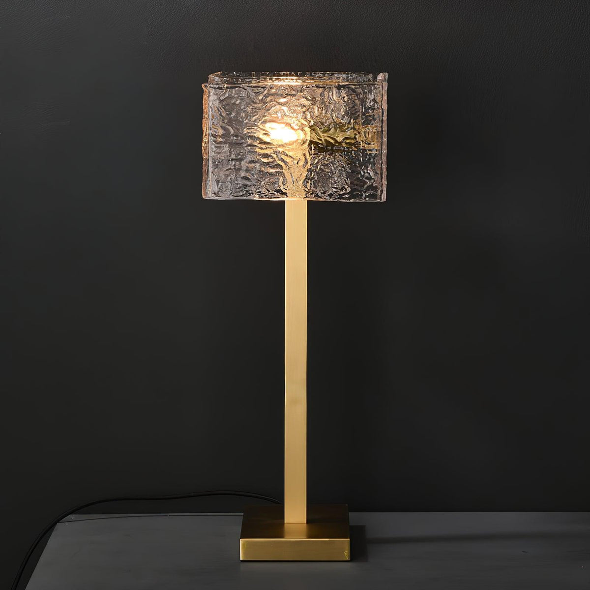 Blyn mosiężna artystyczna lampa stołowa ze szkła