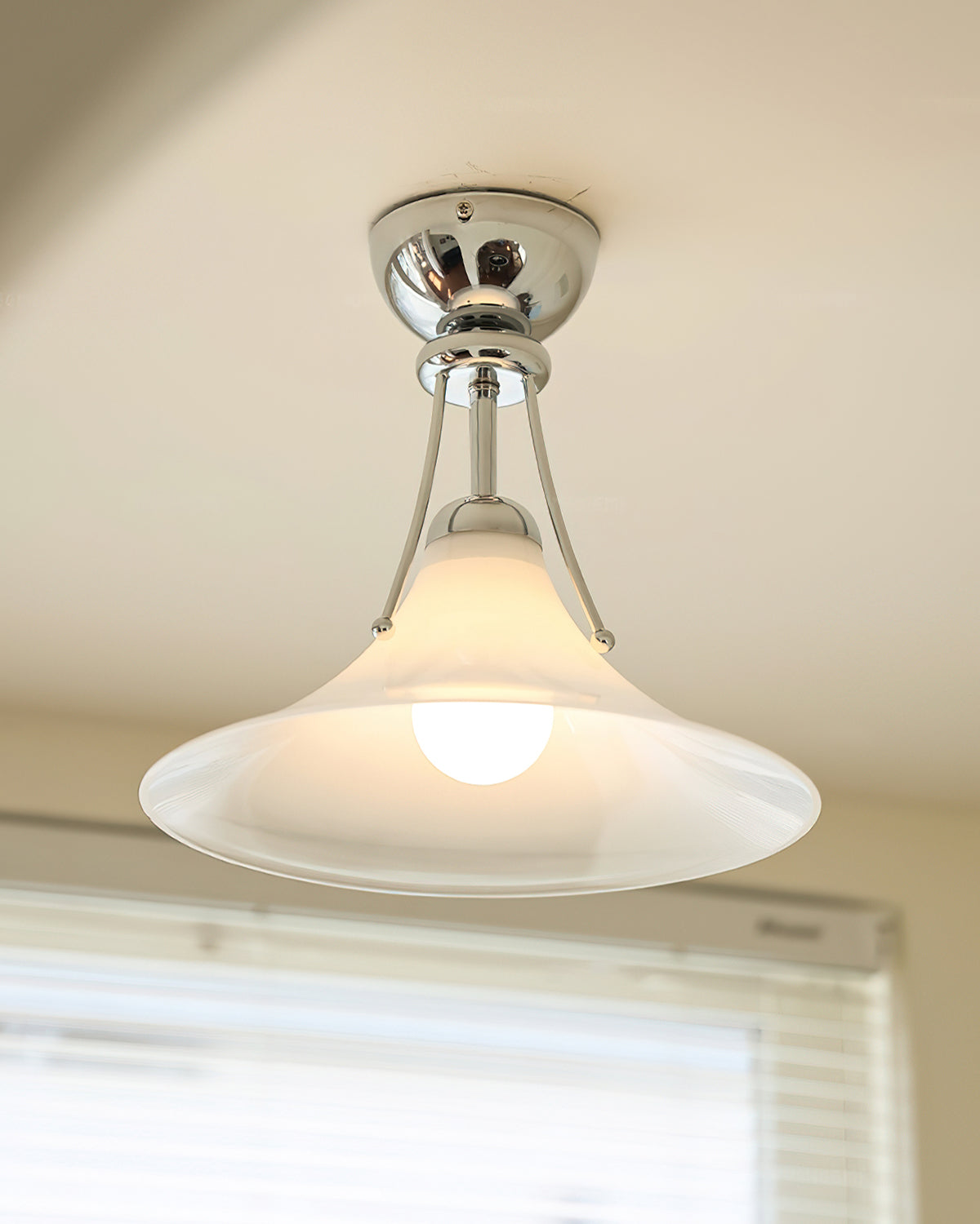 Noraeria lampa sufitowa