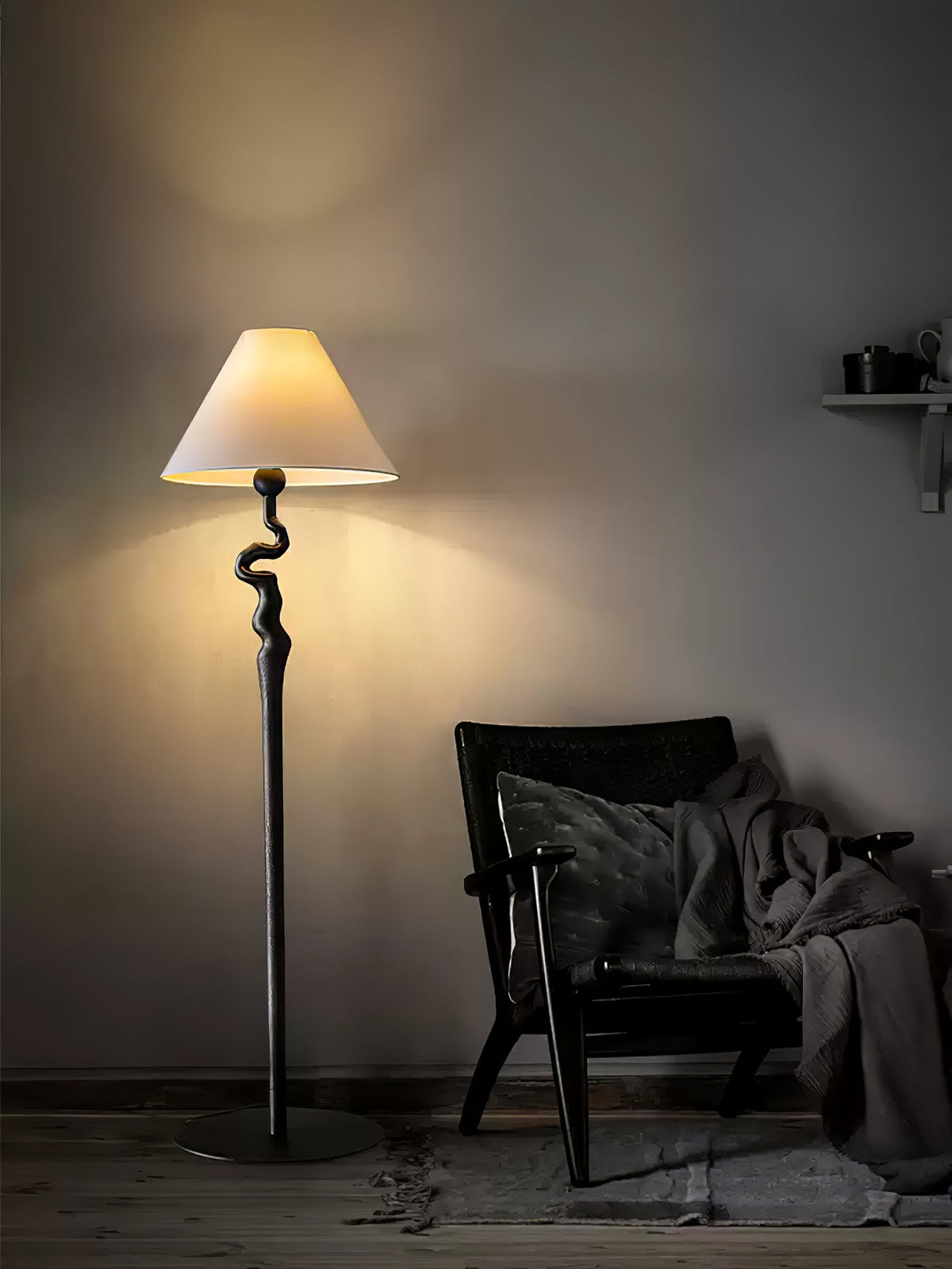Avloril artystyczna lampa stojąca z drewna
