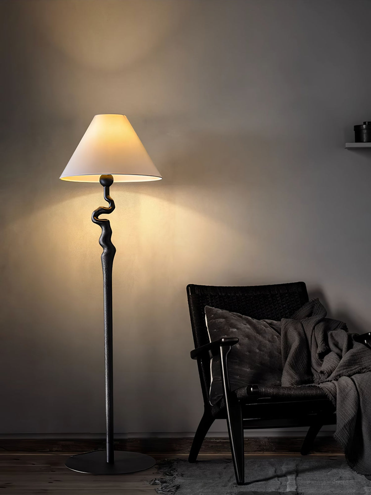 Avloril artystyczna lampa stojąca z drewna