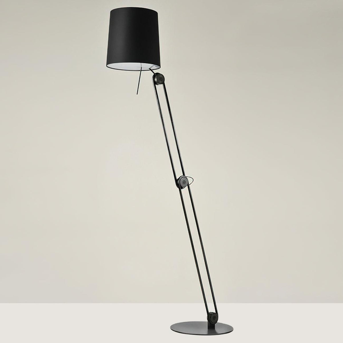 Zarina minimalistyczna lampa stojąca z płótna