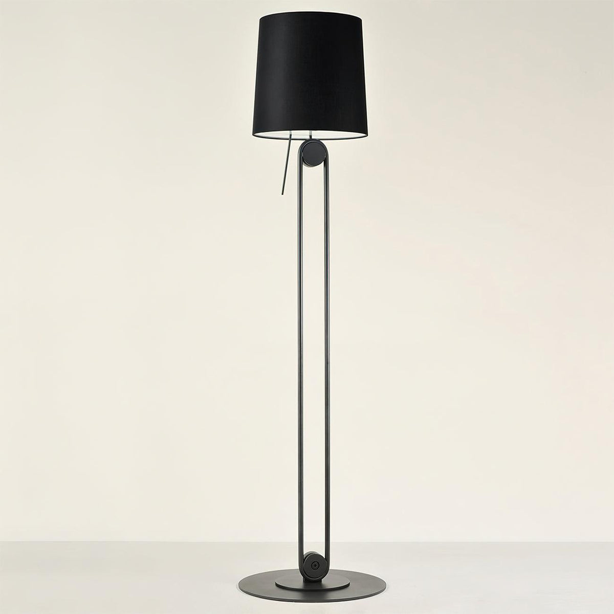 Zarina minimalistyczna lampa stojąca z płótna