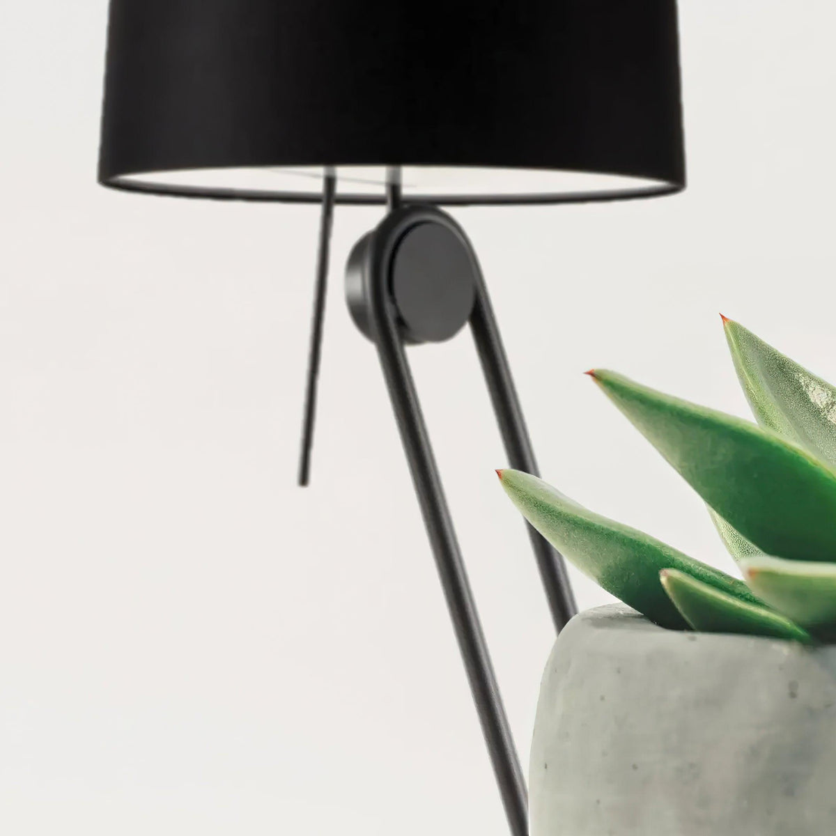 Zarina minimalistyczna lampa stojąca z płótna